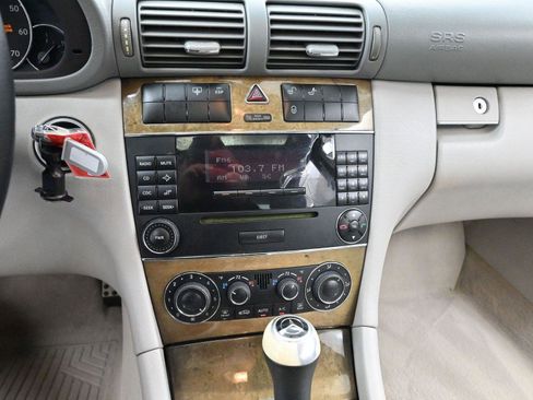 Used 2007 Mercedes-Benz C 230 Sedan image 29