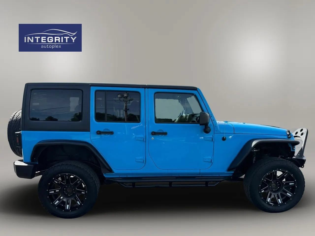 Used 2017 Jeep Wrangler Unlimited Rubicon w/ Dual Top Group AWD/4WD image 6