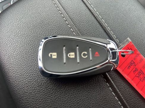 Used 2025 Chevrolet Blazer LT image 29