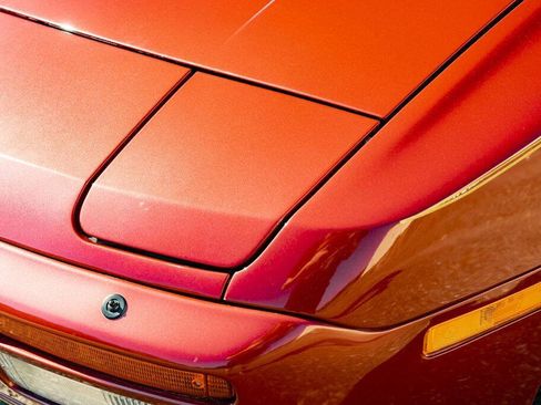 Used 1986 Porsche 944 Turbo image 16