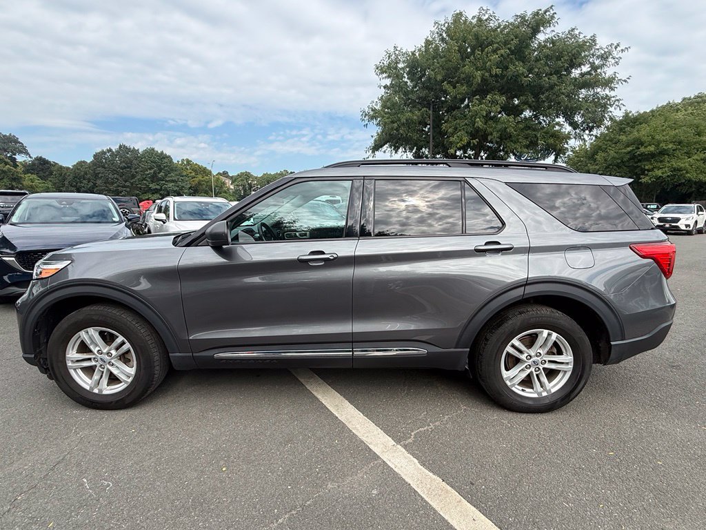 Used 2023 Ford Explorer XLT w/ Equipment Group 202A AWD/4WD image 9