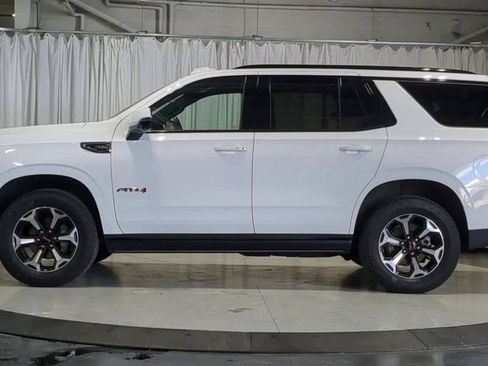 Used 2025 GMC Yukon AT4 w/ AT4 Premium Package AWD/4WD image 6