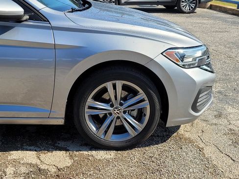 Used 2024 Volkswagen Jetta SE FWD image 7