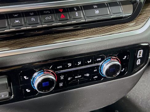 New 2026 GMC Sierra 1500 Elevation AWD/4WD image 14