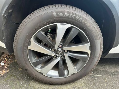 Used 2018 Lexus NX 300h AWD w/ Premium Package image 4