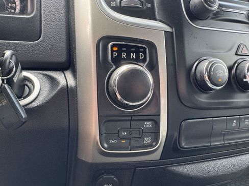 Used 2019 RAM 1500 Classic SLT AWD/4WD image 19