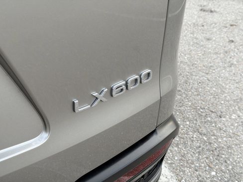 Used 2023 Lexus LX 600 F Sport image 11