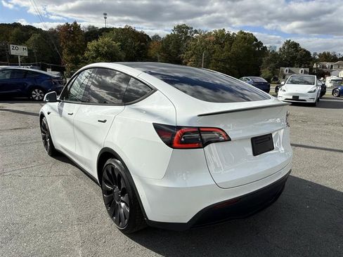 Used 2023 Tesla Model Y Performance AWD/4WD image 3