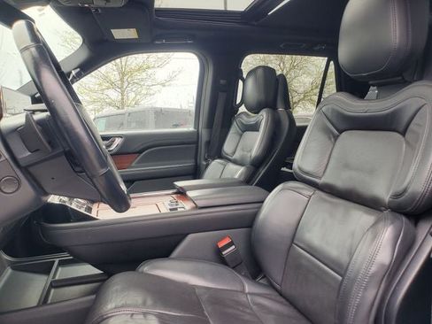 Used 2023 Lincoln Navigator Reserve AWD/4WD image 6