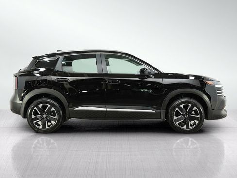 Used 2025 Nissan Kicks SV w/ SV Premium Package AWD/4WD image 7