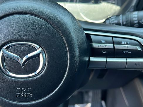 Used 2022 MAZDA MAZDA3 s FWD image 19