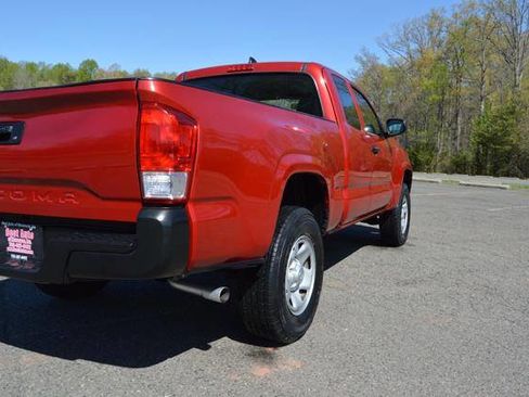 Used 2017 Toyota Tacoma 4x4 Access Cab image 64