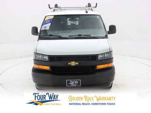 Used 2025 Chevrolet Express 2500 w/ Driver Convenience Package image 9