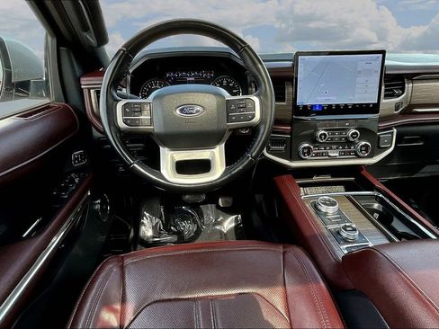 Used 2022 Ford Expedition Limited AWD/4WD image 10