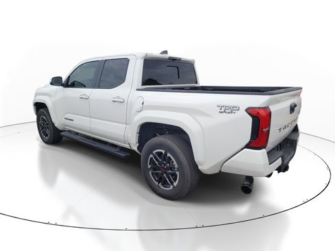 Used 2024 Toyota Tacoma TRD Sport w/ TRD Sport Upgrade Package RWD image 5
