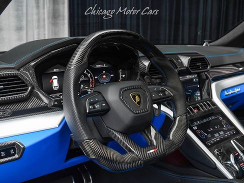 Used 2022 Lamborghini Urus image 9
