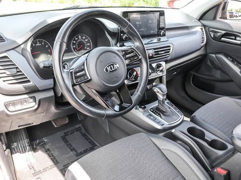 Used 2021 Kia Seltos S AWD/4WD image 5