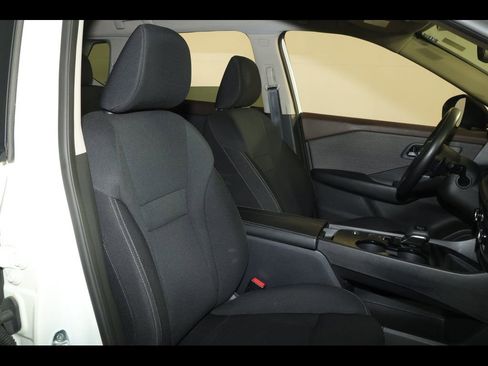 Used 2023 Nissan Rogue S FWD image 27