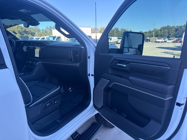 Used 2025 GMC Sierra 2500 AT4X AWD/4WD image 20