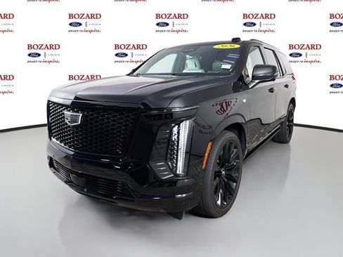 Used 2026 Cadillac Escalade Platinum Sport w/ LPO, ONYX Package AWD/4WD image 4