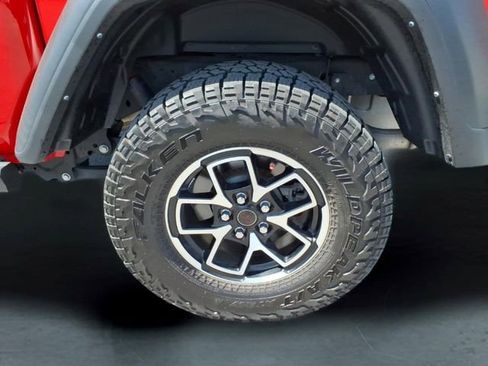 Used 2024 Jeep Gladiator Rubicon AWD/4WD image 14