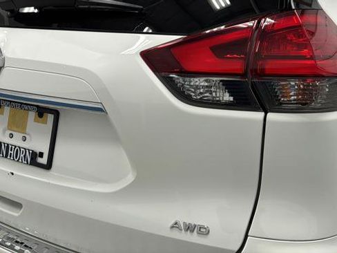 Used 2017 Nissan Rogue S image 32