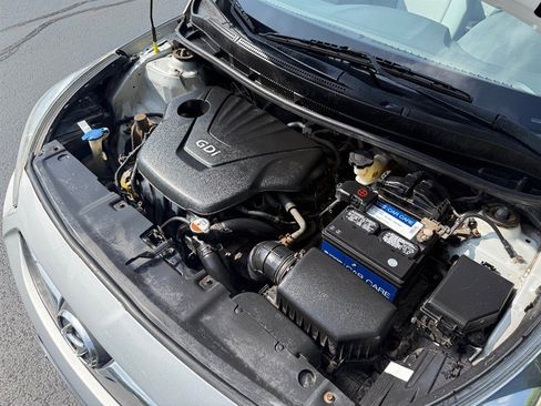 Used 2012 Hyundai Accent GLS FWD image 27