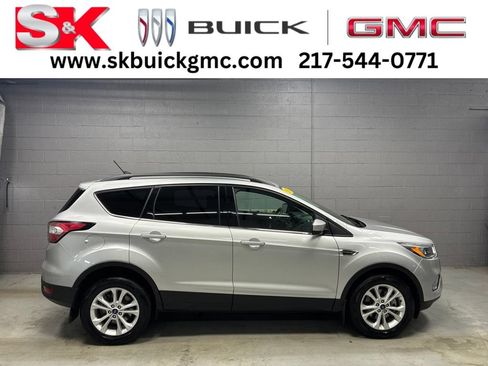 Used 2018 Ford Escape SE w/ SE Sync 3 Package AWD/4WD image 1
