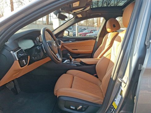 Used 2023 BMW 530i xDrive w/ Premium Package image 13