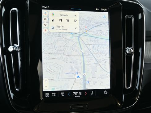 Used 2025 Volvo XC40 B5 Core image 33