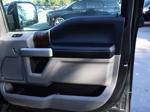 Used 2018 Ford F150 Lariat w/ Equipment Group 501A Mid AWD/4WD image 20