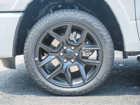 New 2026 RAM 1500 Laramie AWD/4WD image 21