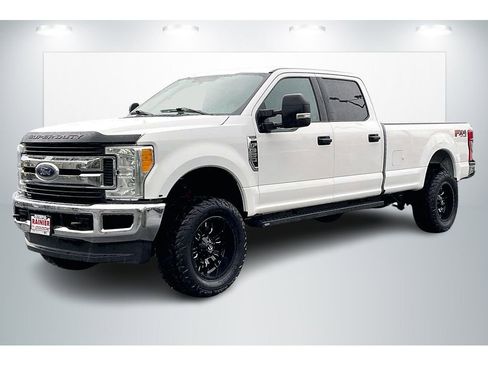 Used 2017 Ford F350 XLT w/ Camper Package image 2