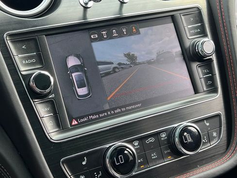 Used 2017 Bentley Bentayga image 29