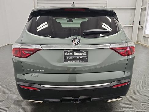 Certified 2024 Buick Enclave Essence w/ Technology Package FWD image 8