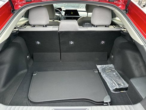 Used 2023 Toyota Prius LE image 28