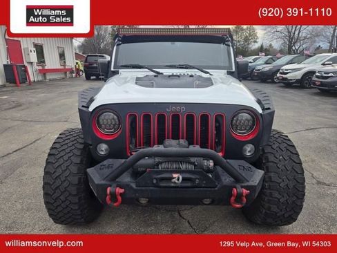 Used 2017 Jeep Wrangler Unlimited Rubicon AWD/4WD image 8