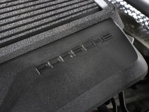 Certified 2025 Porsche Macan image 27