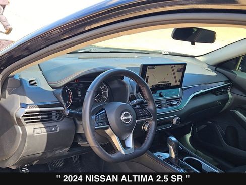 Used 2024 Nissan Altima 2.5 SR w/ SR Premium Package image 13