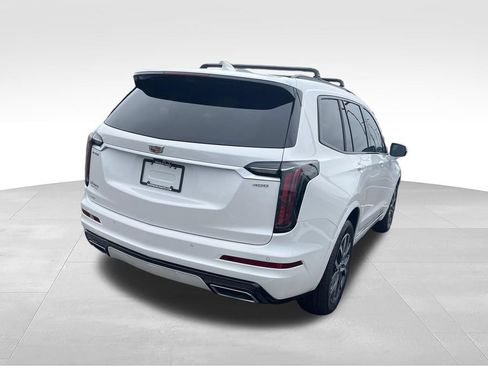 Used 2023 Cadillac XT6 Sport w/ Technology Package AWD/4WD image 5