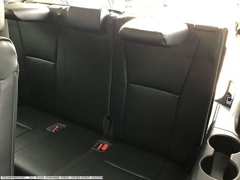 Used 2021 Toyota Highlander Limited image 16