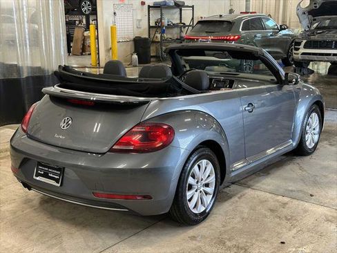Used 2018 Volkswagen Beetle 2.0T Coast FWD image 12