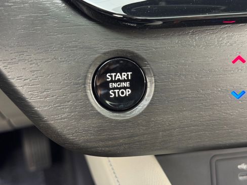 Used 2025 Nissan Murano Platinum image 24