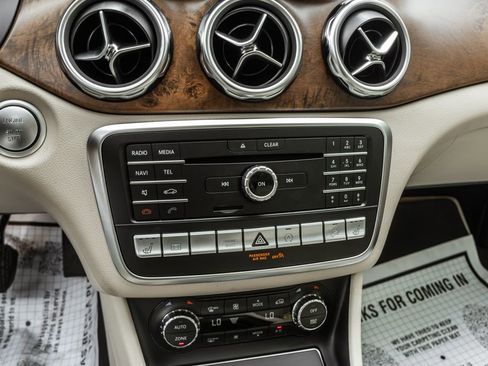 Used 2020 Mercedes-Benz GLA 250 4MATIC image 20