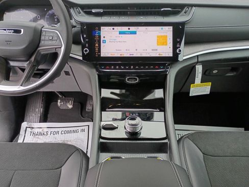 New 2026 Jeep Grand Cherokee Altitude AWD/4WD image 12