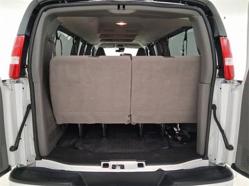 Used 2022 Chevrolet Express 3500 LT w/ LT Preferred Equipment Group image 17