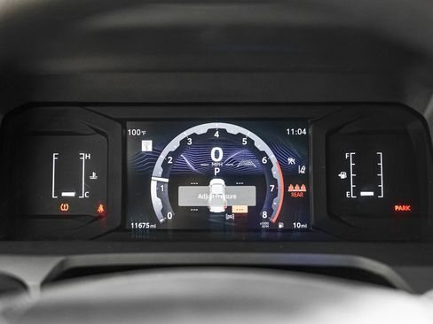 Used 2025 Toyota Tacoma SR5 AWD/4WD image 16