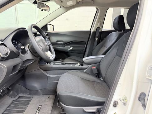 Used 2023 Nissan Kicks SV FWD image 12