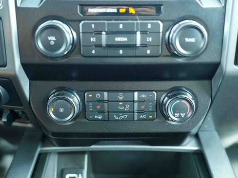 Used 2019 Ford F150 XLT w/ Equipment Group 302A Luxury AWD/4WD image 35