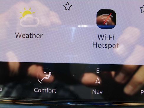 Certified 2024 Chrysler Pacifica Limited image 50